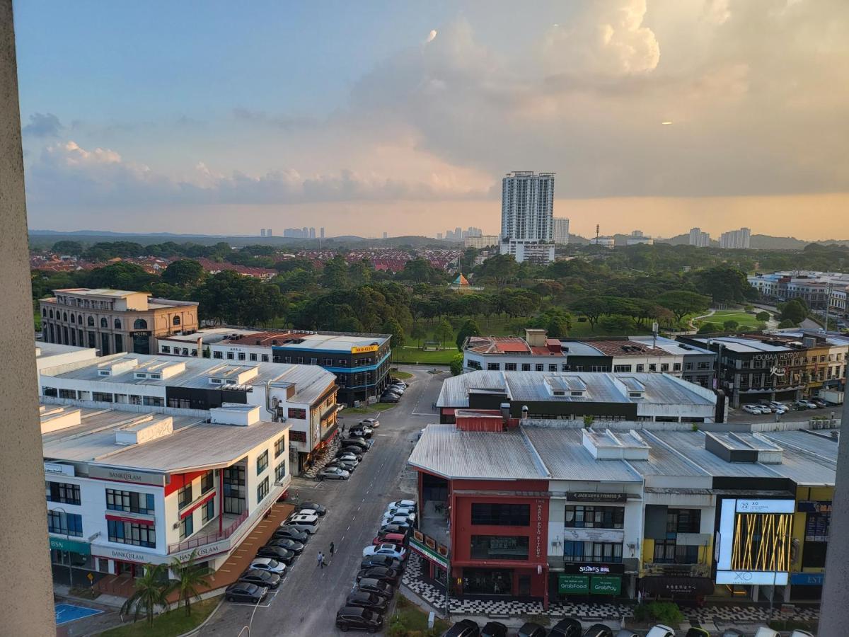 Sky Trees At Aeon Bukit Indah With Netflix And Wifi * Johor Bahru