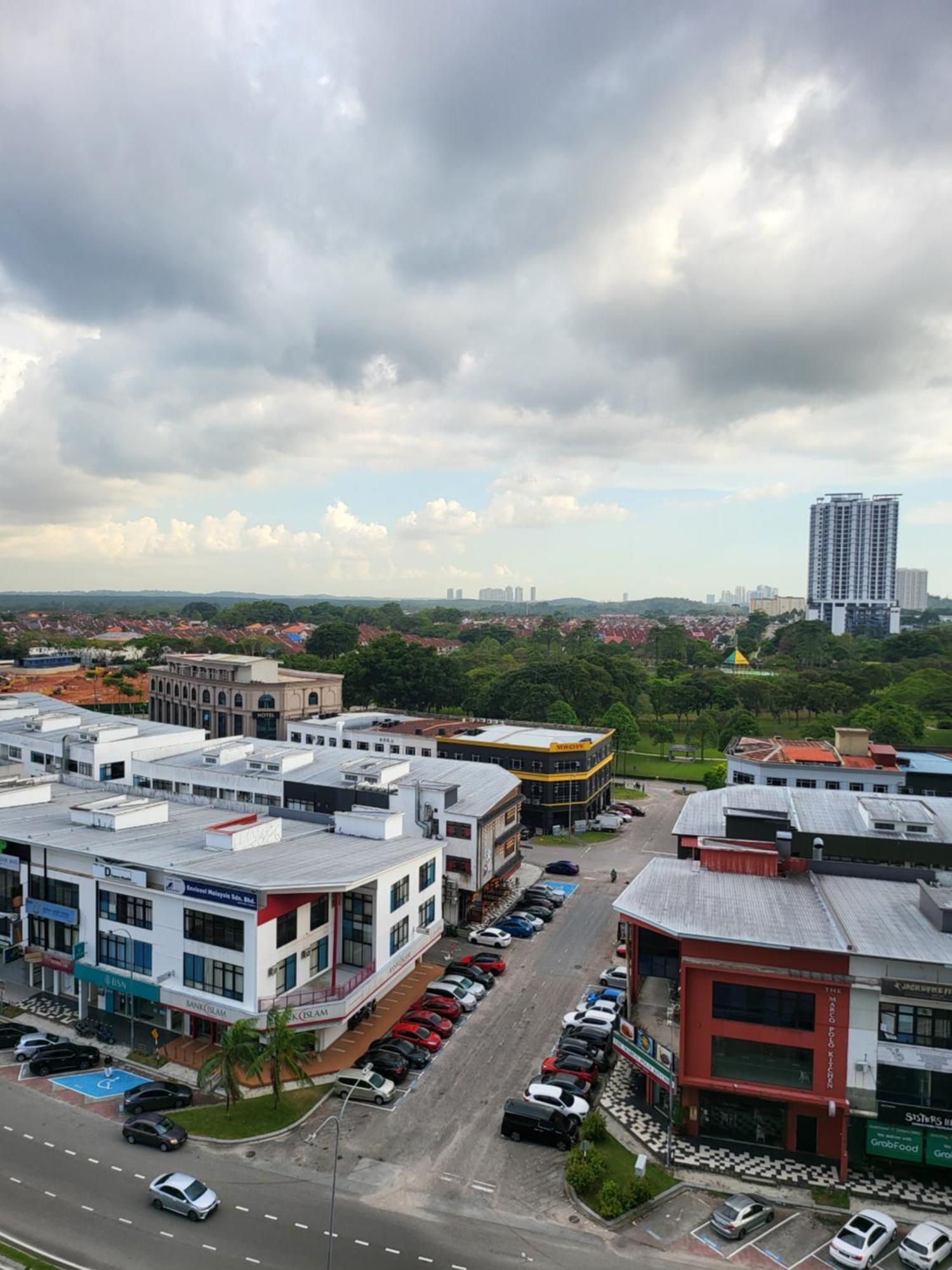 Pangsapuri Sky Trees At Aeon Bukit Indah With Netflix And Wifi *